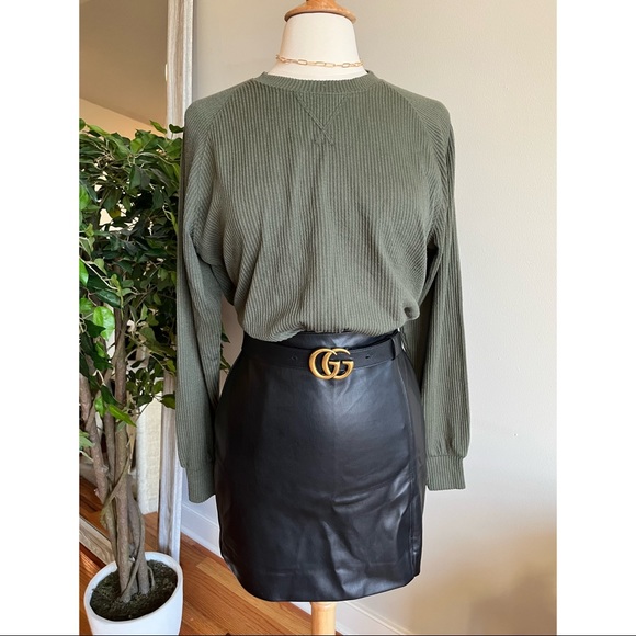 LIKE NEW Hollister soft green sweater - Picture 2 of 6